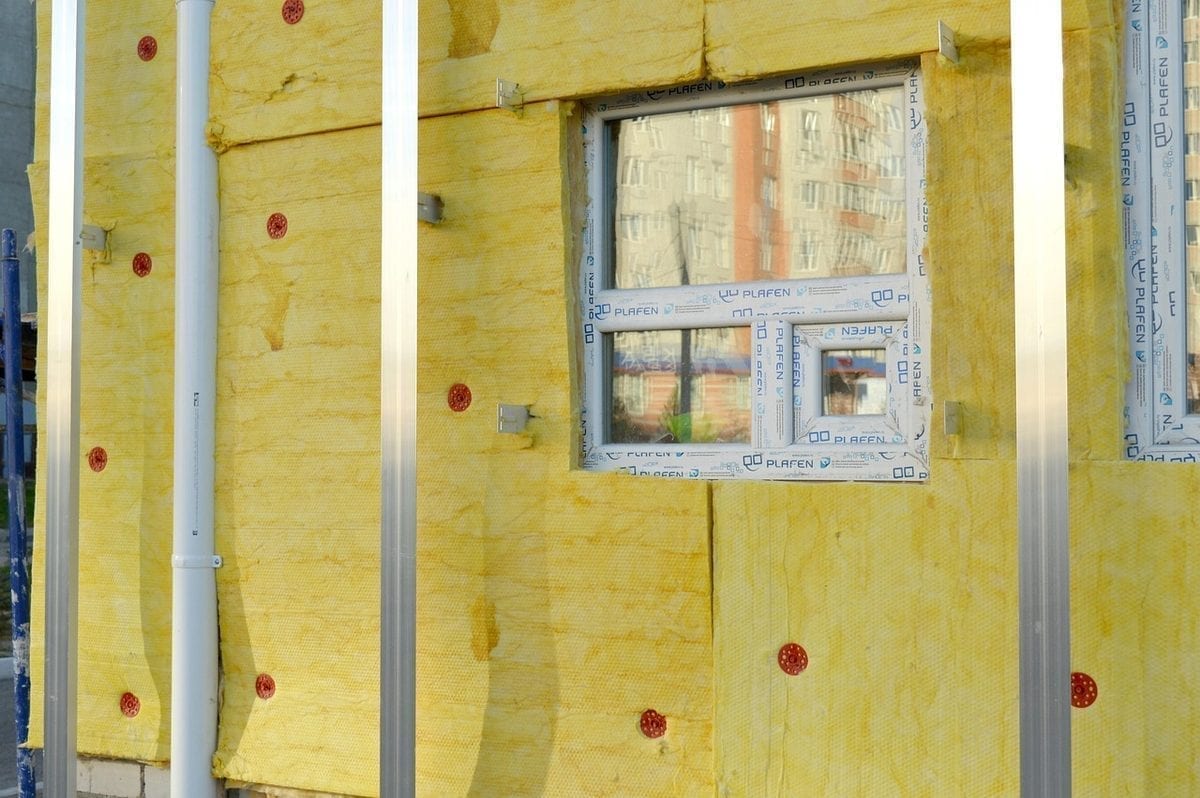 Fassadendämmung an einem Wohngebäude – eine der häufigsten Einzelmaßnahmen bei der energetischen Sanierung